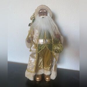 Baroque Santa 18.75”